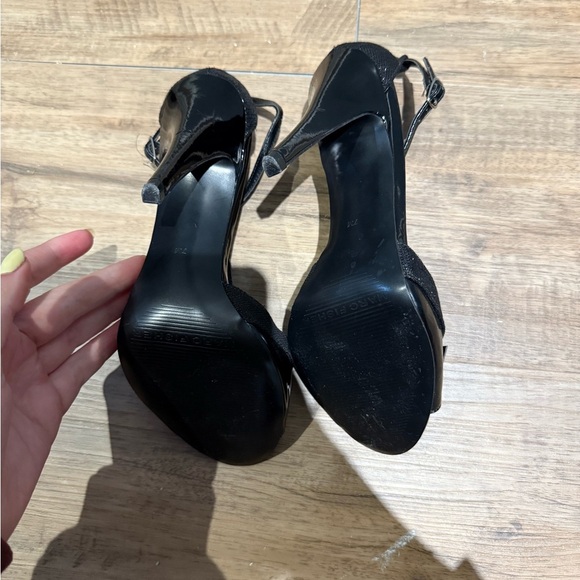 Marc Fisher Black Patent Heels with Bow - Picture 7 of 9